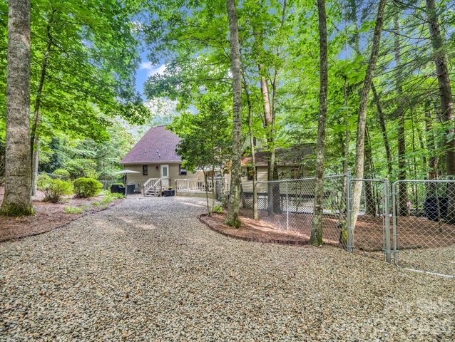 103 Audia Way Drive, Zirconia, NC 28790