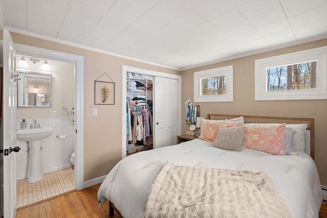 14 Lake Drive, Hamilton, MA 01982