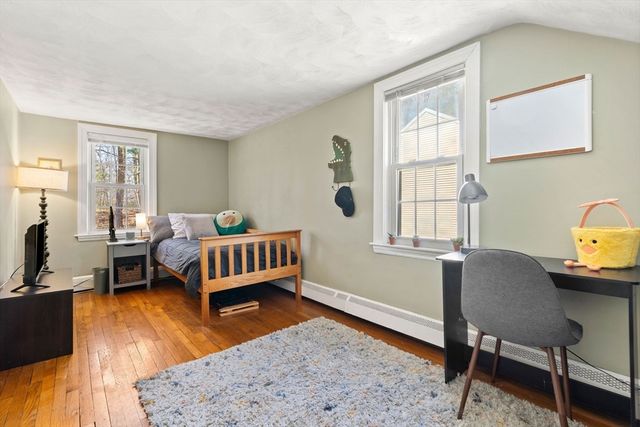 14 Lake Drive, Hamilton, MA 01982