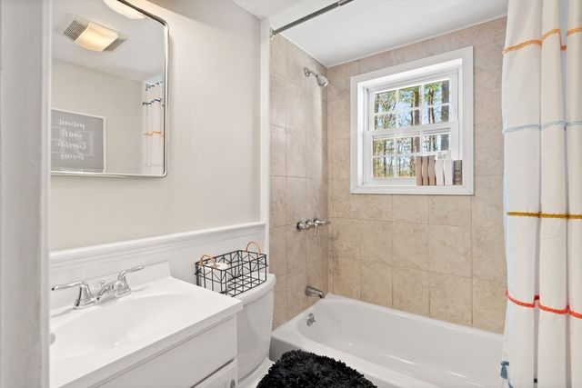 14 Lake Drive, Hamilton, MA 01982