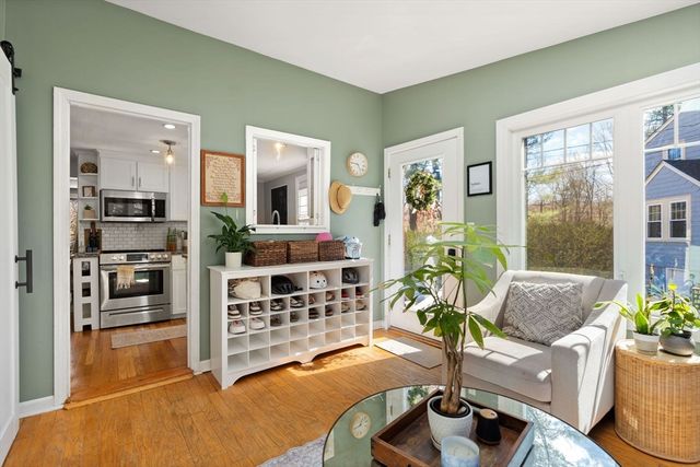 14 Lake Drive, Hamilton, MA 01982