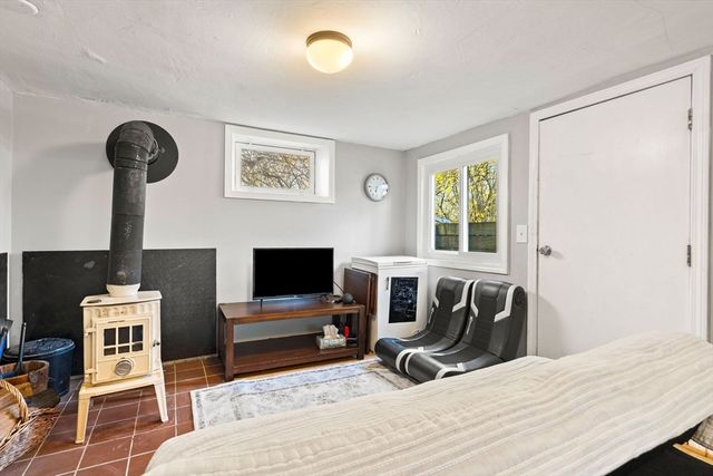 14 Lake Drive, Hamilton, MA 01982