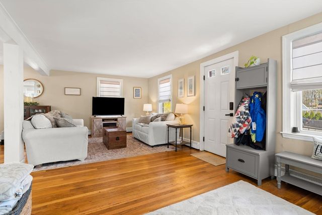 14 Lake Drive, Hamilton, MA 01982