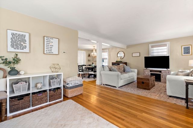 14 Lake Drive, Hamilton, MA 01982