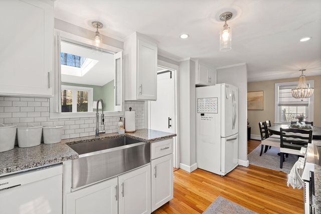 14 Lake Drive, Hamilton, MA 01982