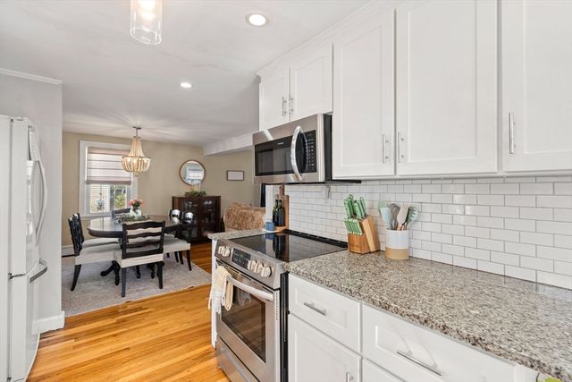 14 Lake Drive, Hamilton, MA 01982