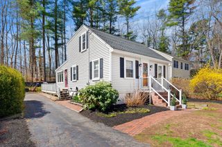 14 Lake Drive, Hamilton, MA 01982