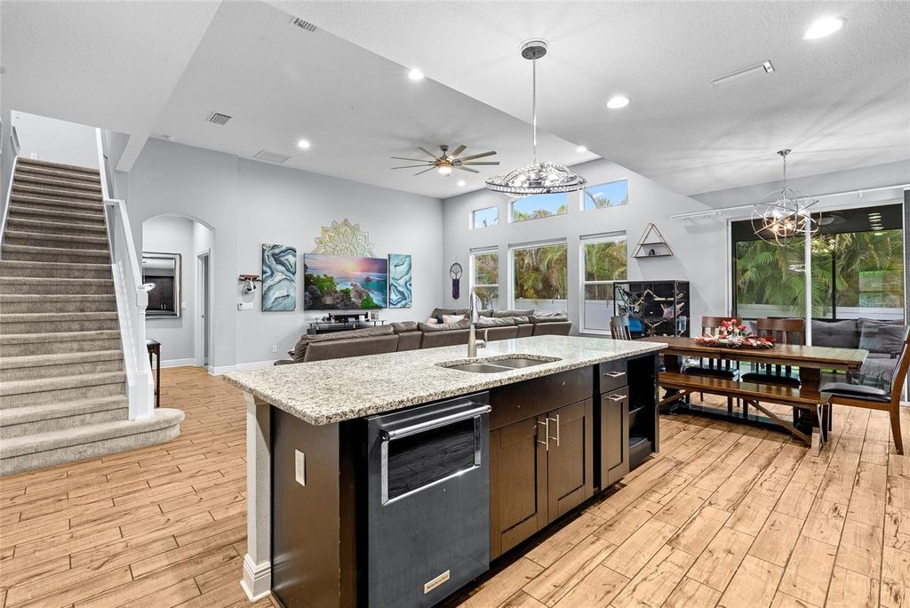 Image 13 of property listing at 7430 71ST AVENUE N, Pinellas Park, FL 33781