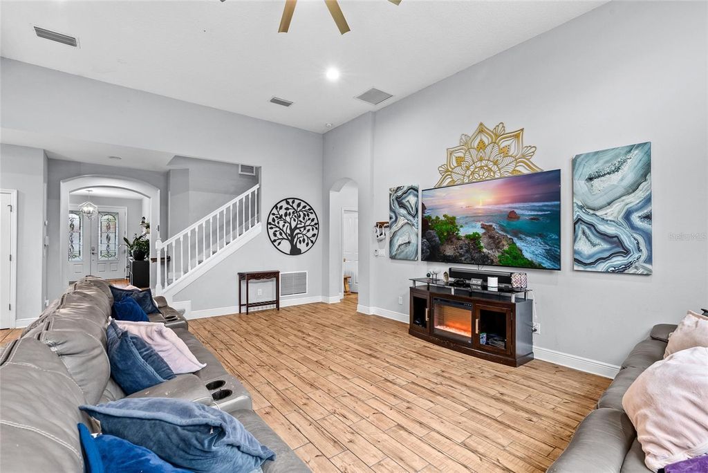 Image 14 of property listing at 7430 71ST AVENUE N, Pinellas Park, FL 33781