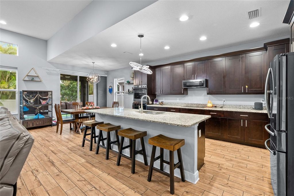 Image 3 of property listing at 7430 71ST AVENUE N, Pinellas Park, FL 33781