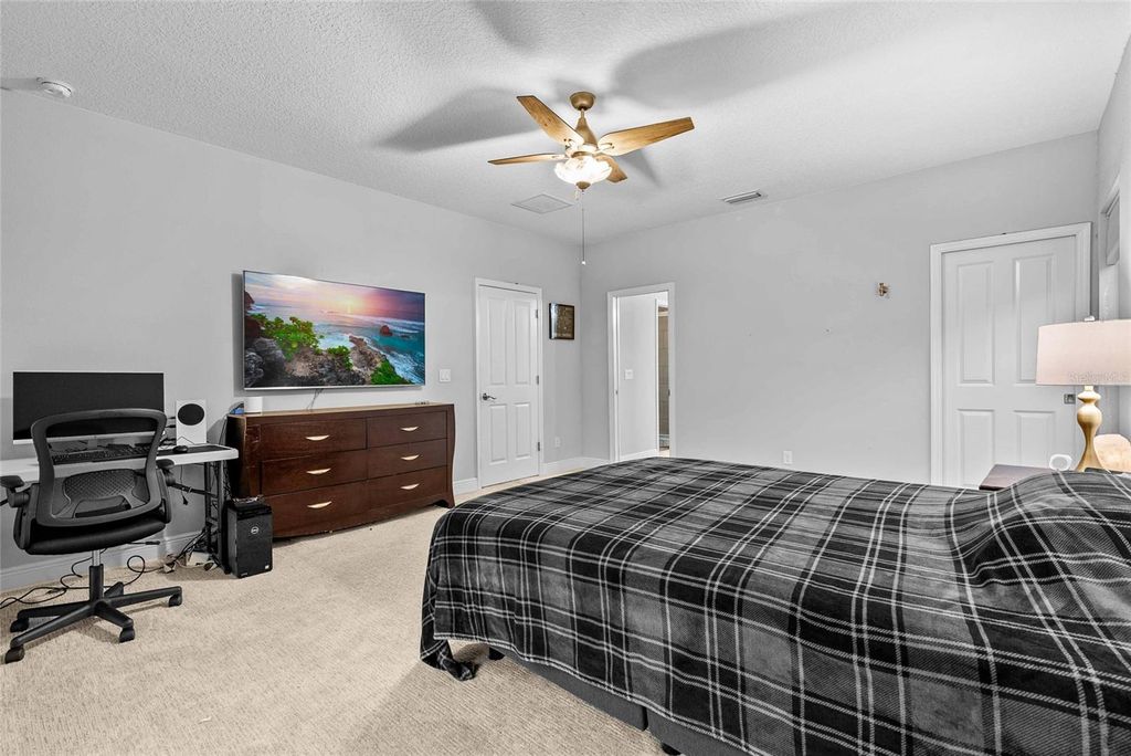 Image 33 of property listing at 7430 71ST AVENUE N, Pinellas Park, FL 33781