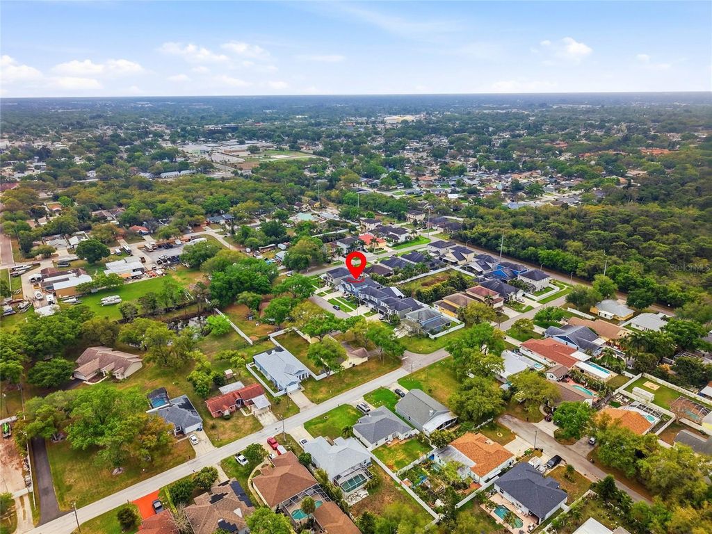 Image 44 of property listing at 7430 71ST AVENUE N, Pinellas Park, FL 33781