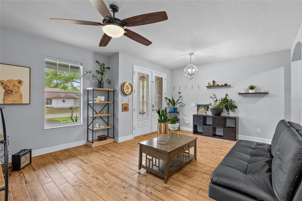 Image 9 of property listing at 7430 71ST AVENUE N, Pinellas Park, FL 33781