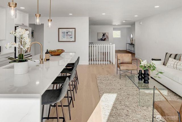 505 W Kinnear Place, Seattle, WA 98119