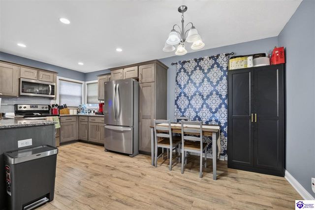 1157 W Elm Road, Radcliff, KY 40160