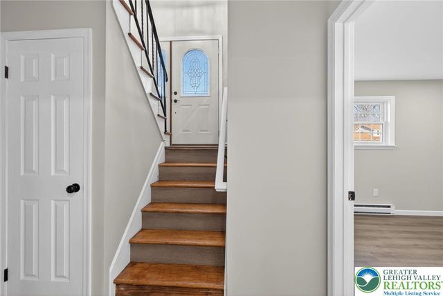 386 Johnston Drive, Bethlehem City, PA 18015