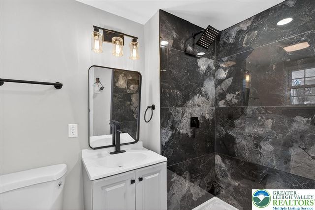 386 Johnston Drive, Bethlehem City, PA 18015