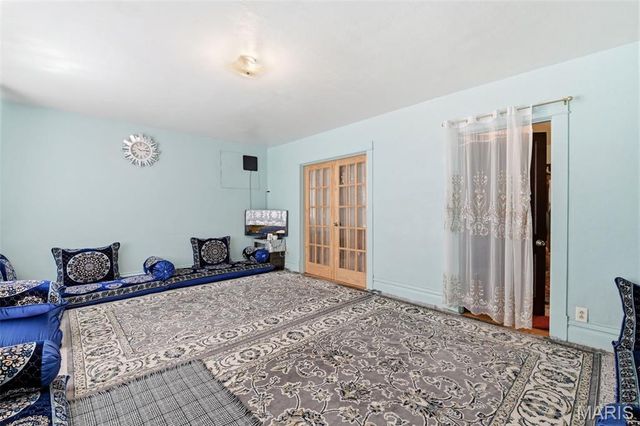 3945 S Grand Boulevard, St Louis, MO 63118