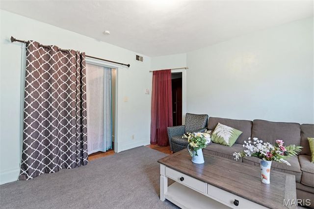 3945 S Grand Boulevard, St Louis, MO 63118