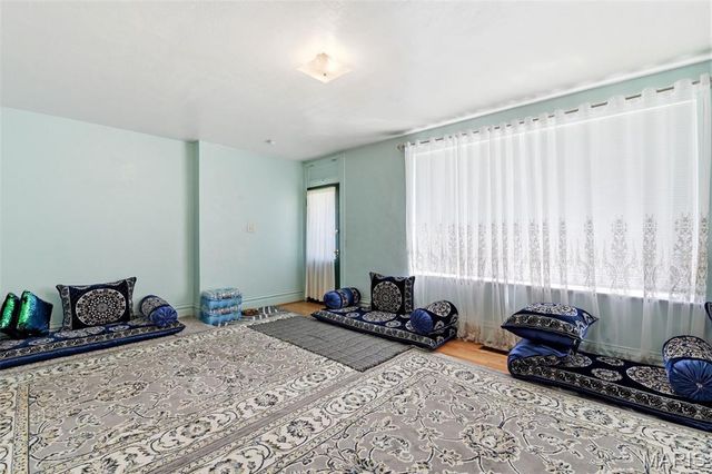 3945 S Grand Boulevard, St Louis, MO 63118
