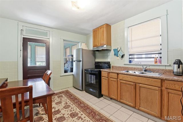 3945 S Grand Boulevard, St Louis, MO 63118