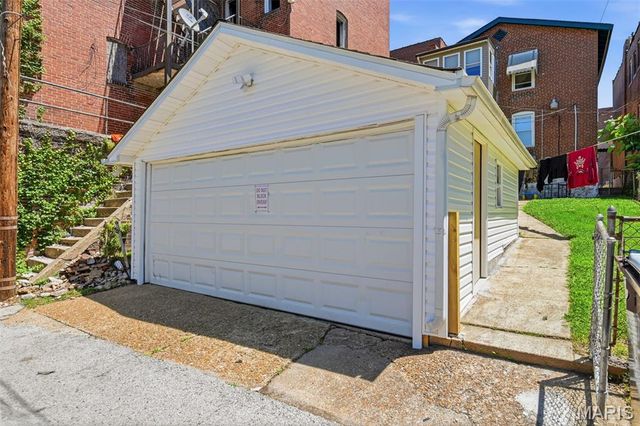 3945 S Grand Boulevard, St Louis, MO 63118