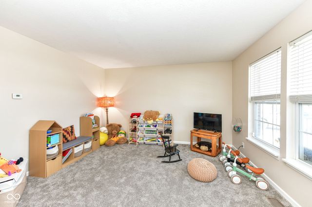 8888 N White Tail Trail, Mccordsville, IN 46055