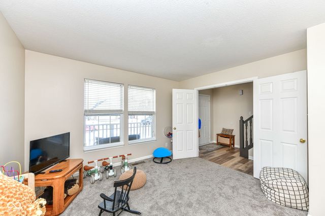 8888 N White Tail Trail, Mccordsville, IN 46055