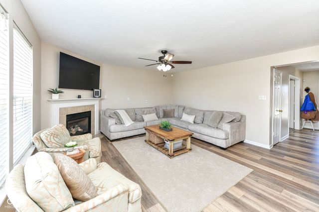 8888 N White Tail Trail, Mccordsville, IN 46055