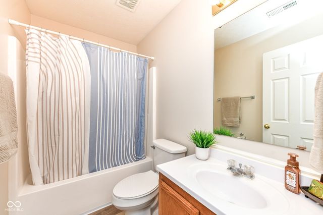 8888 N White Tail Trail, Mccordsville, IN 46055