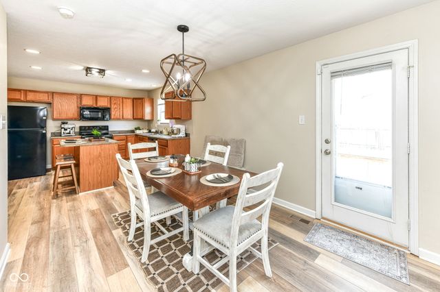 8888 N White Tail Trail, Mccordsville, IN 46055