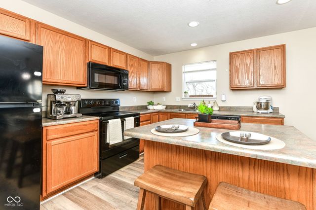 8888 N White Tail Trail, Mccordsville, IN 46055