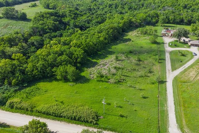 00000 Hatchell Road, Tonganoxie, KS 66086