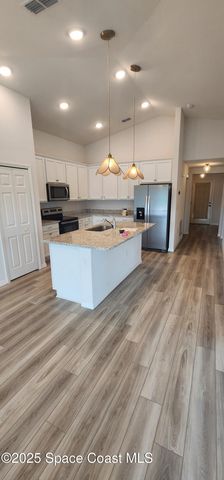 586 Cooper Court SW, Palm Bay, FL 32908