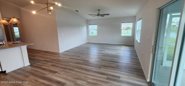 586 Cooper Court SW, Palm Bay, FL 32908