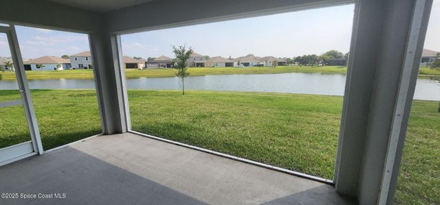 586 Cooper Court SW, Palm Bay, FL 32908