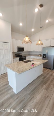 586 Cooper Court SW, Palm Bay, FL 32908