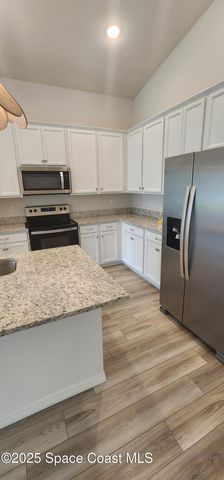 586 Cooper Court SW, Palm Bay, FL 32908