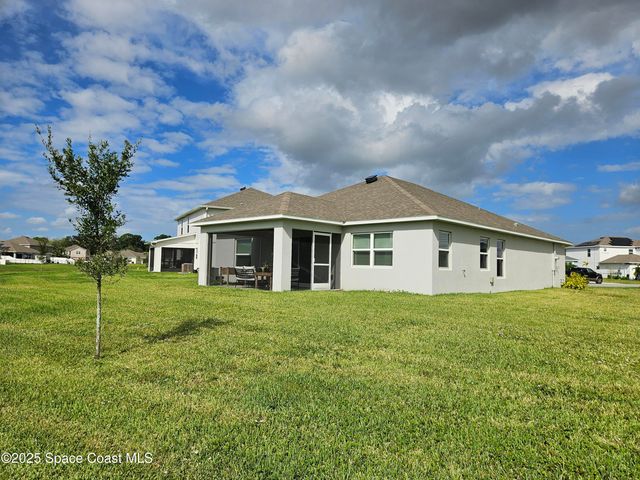 586 Cooper Court SW, Palm Bay, FL 32908