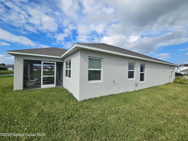 586 Cooper Court SW, Palm Bay, FL 32908