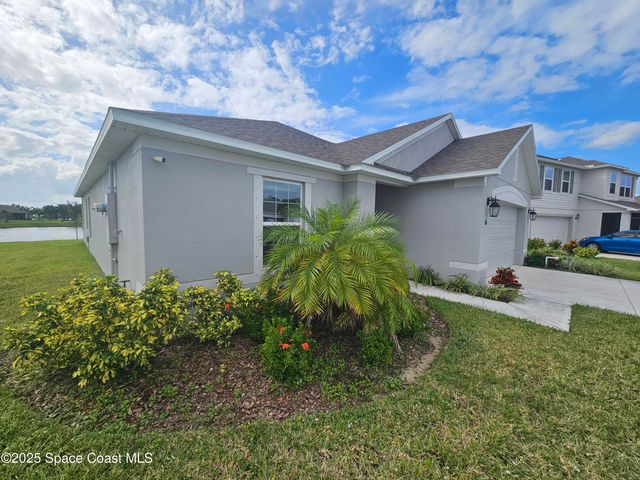 586 Cooper Court SW, Palm Bay, FL 32908