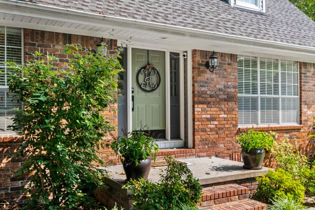 15 Tennyson Court, North Little Rock, AR 72116