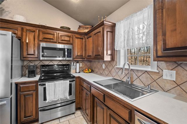 7 Bradwell Lane, Bella Vista, AR 72715