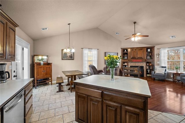 7 Bradwell Lane, Bella Vista, AR 72715