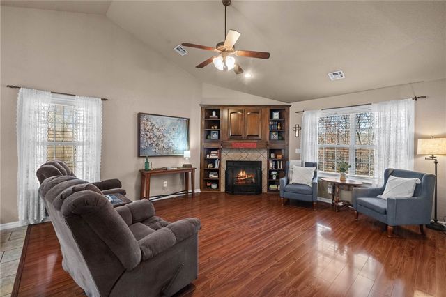 7 Bradwell Lane, Bella Vista, AR 72715