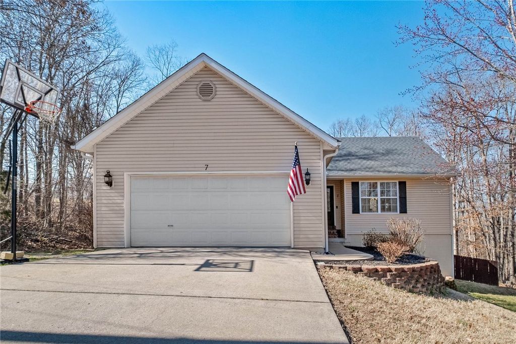 7 Bradwell Lane, Bella Vista, AR 72715