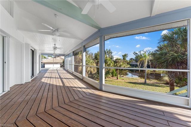 662 E Rocks DR, Sanibel, FL 33957