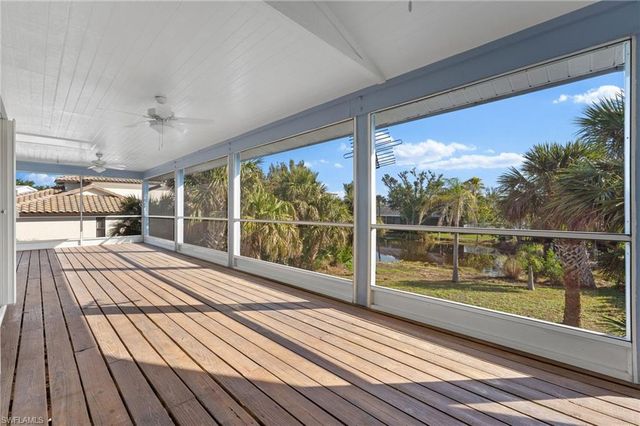 662 E Rocks DR, Sanibel, FL 33957