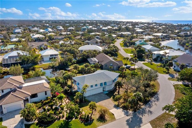 662 E Rocks DR, Sanibel, FL 33957