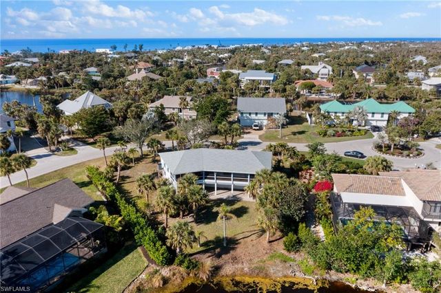 662 E Rocks DR, Sanibel, FL 33957